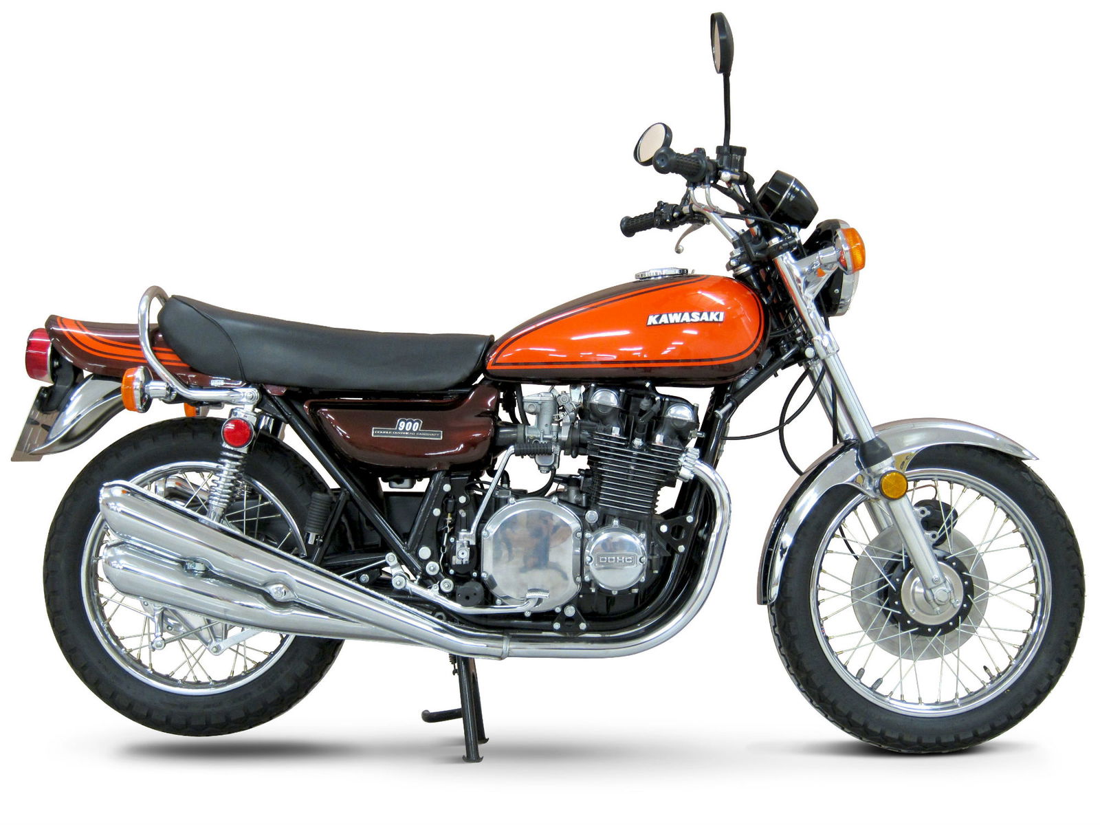 Motorbike thieves spray poisonous liquid at showroom staff 